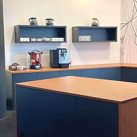 Hi-fi Hotel 3*