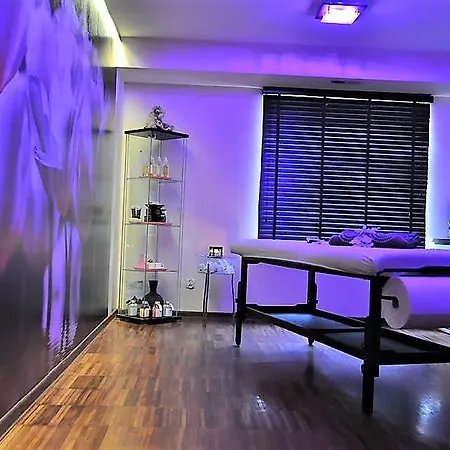 Hi-fi Hotel 3*